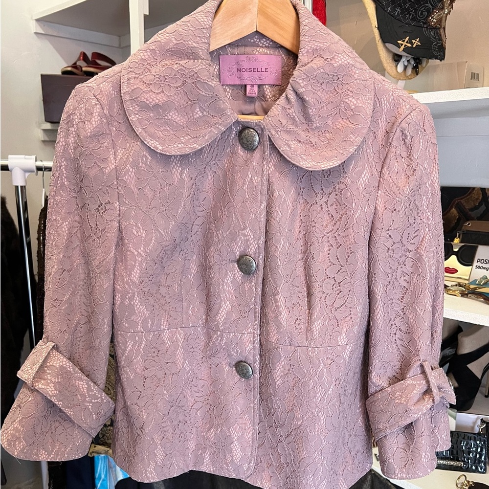 Moiselle - Beautiful lavender 3 button blazer, fully lined, quality! Size 4